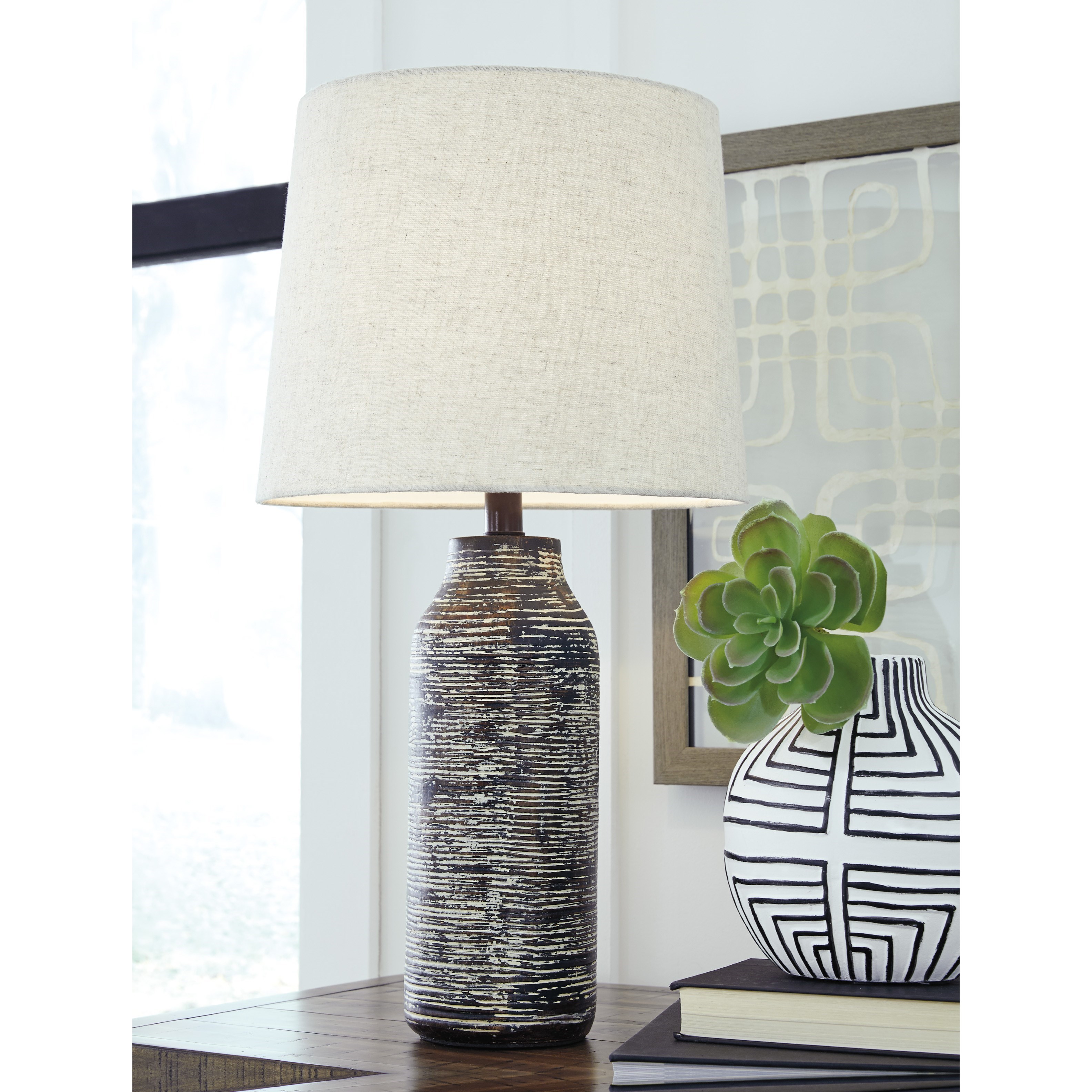 Niobe new arrivals table lamp